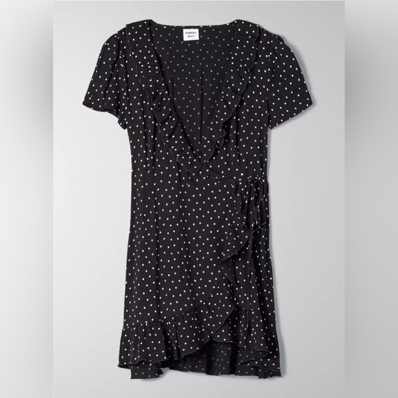 Aritzia Sunday Best Wrap Dress - Picture 7 of 8